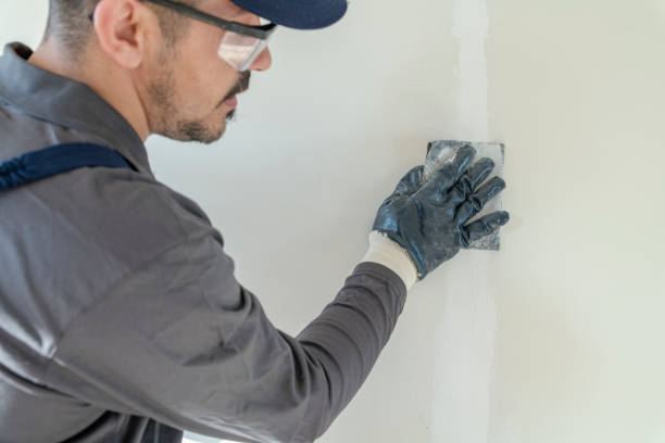 Best Trim and Molding Painting  in Hurricane, UT